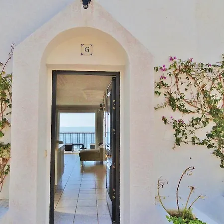 Dona Lola Micaela: Beachfront Duplex With Sea Views Apartment Mijas