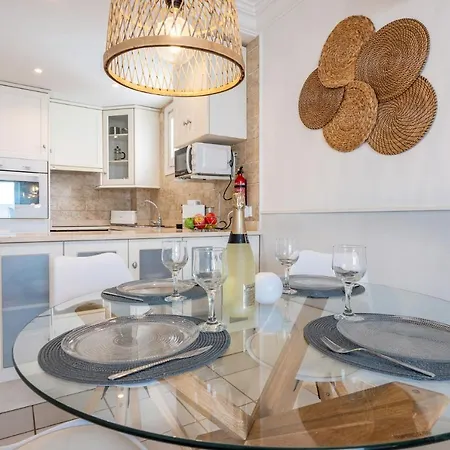 Dona Lola Micaela: Beachfront Duplex With Sea Views Apartment