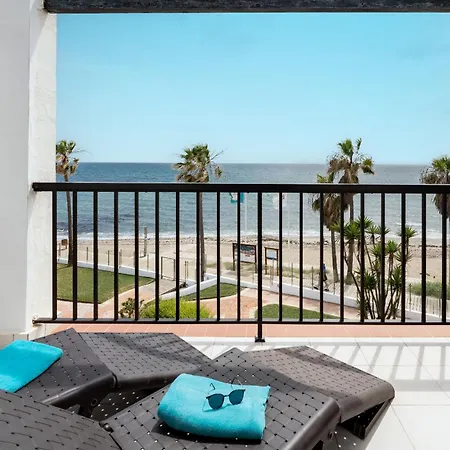 Apartment Dona Lola Micaela: Beachfront Duplex With Sea Views
