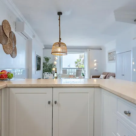 Dona Lola Micaela: Beachfront Duplex With Sea Views Mijas